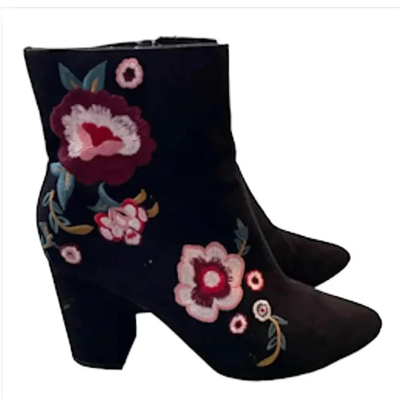Express Floral Botanical Embroidered Heeled black faux suede Booties, size 8 - Picture 4 of 10